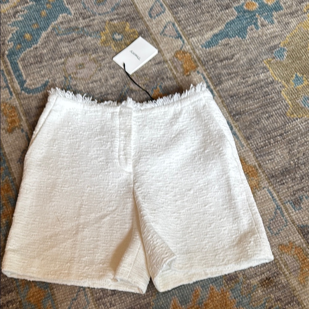 Theory White Bermuda Shorts Casual Summer Style